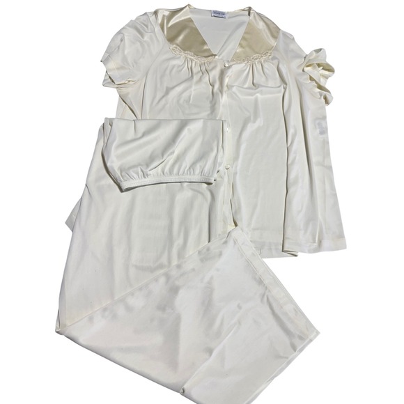 Vanity Fair Other - Vanity Fair Pajama Set Sleepwear Lounge Button Front Lace Trim XXL